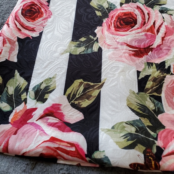 CUSTOM MADE ELGANT DRESS ROSES, BUTTERFLIES AND STRIPES 6-8T - Picture 2 of 10